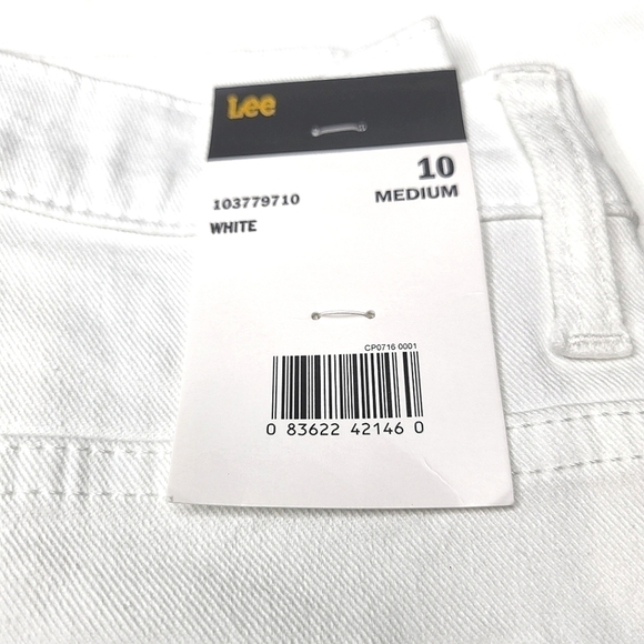 Lee Relaxed Fit White Bermuda Shorts Size 10 - Picture 5 of 9